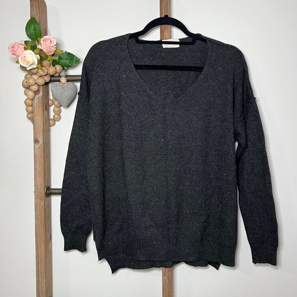 Dreamers Gray Spotted V Neck Long Sleeve Sweater Size‎ Small